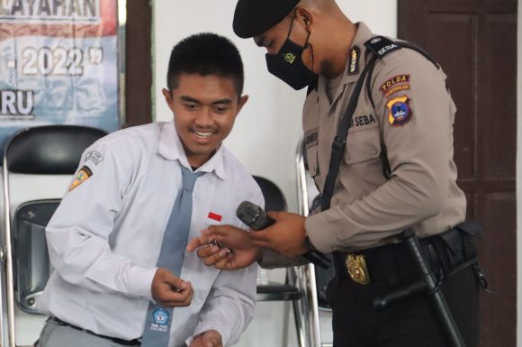 Sosialisasi Kenakalan Remaja & Penerimaan Polri