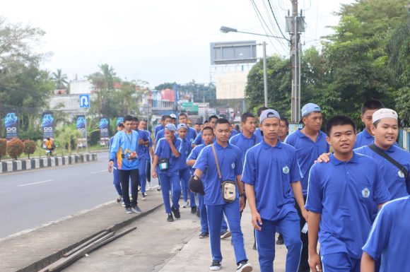 Jalan Santai Keluarga Besar SMK PGRI Banjarbaru