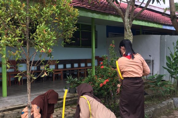 Kerja Bakti di Sekolah, Pada Saat Latihan Pramuka