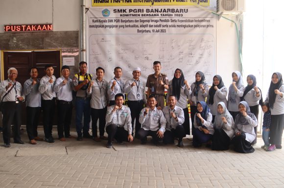 Sosialisasi Kanker Dari YBKN di SMK PGRI Banjarbaru
