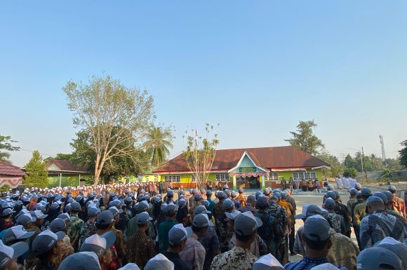 Upacara Hari Batik Nasional di SMK PGRI Banjarbaru