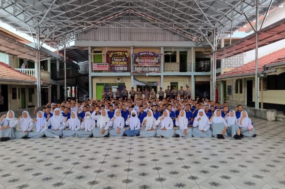 KUNJUNGAN DARI BINMAS POLSEK BANJARBARU UTARA