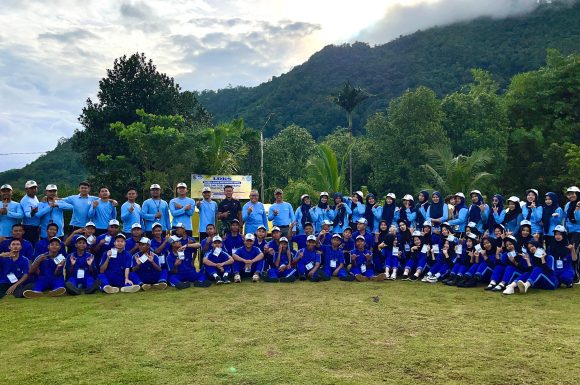 Latihan Dasar Kepemimpinan Siswa OSIS di Villa Akung