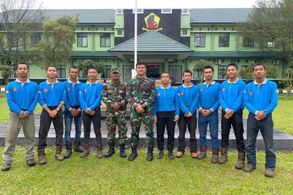 Pelatihan Perbaikan AC dan Teknik Bubut Resmi Selesai, 9 Siswa SMK PGRI Banjarbaru Siap Tingkatkan Kompetensi Dunia Kerja