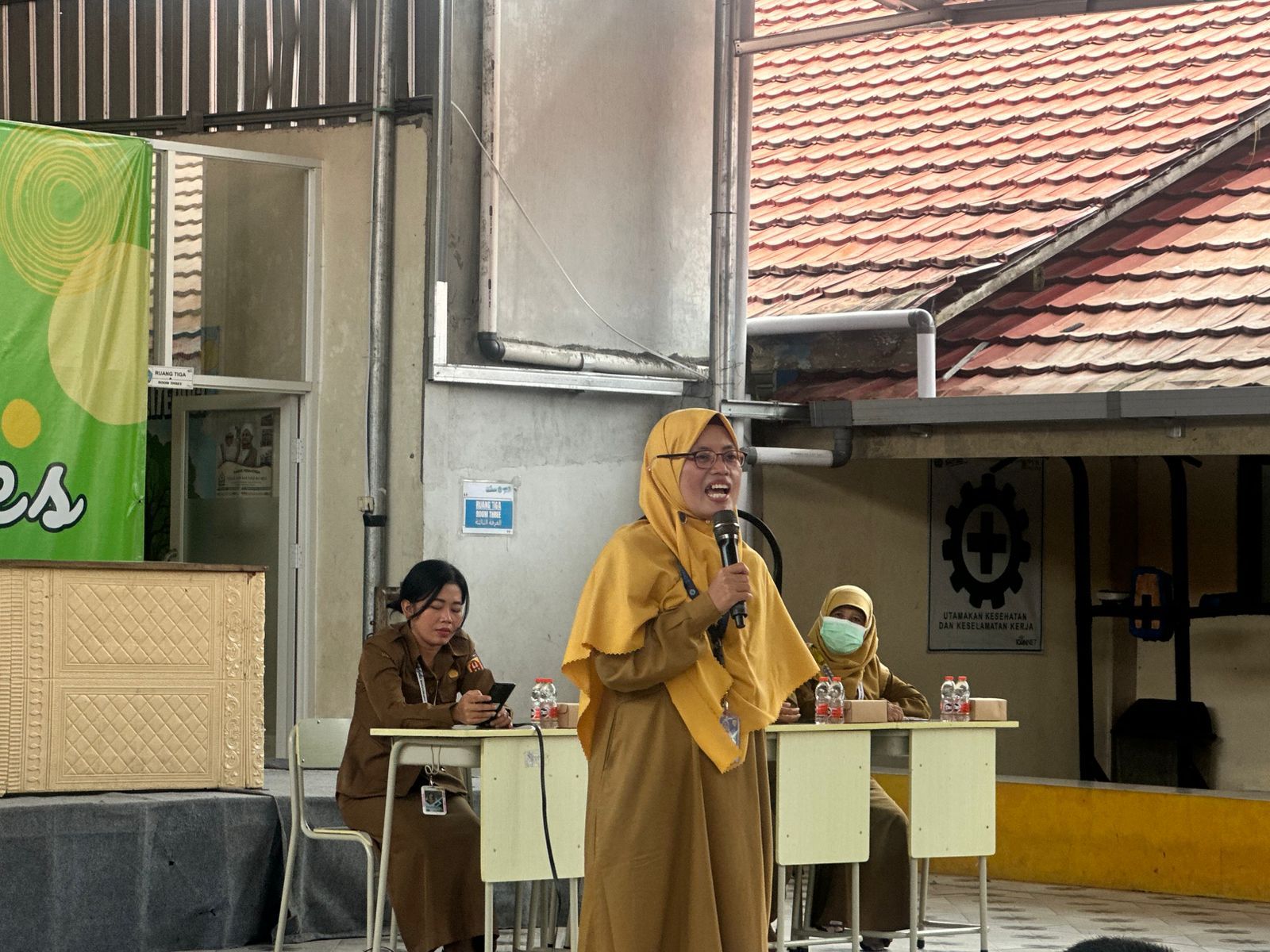 Sosialisasi KIE Bahaya Merokok dan Kawasan Tanpa Rokok: Upaya Dinas Kesehatan Kota Banjarbaru dalam Membentuk Generasi Muda yang Sehat dan Bertanggung Jawab