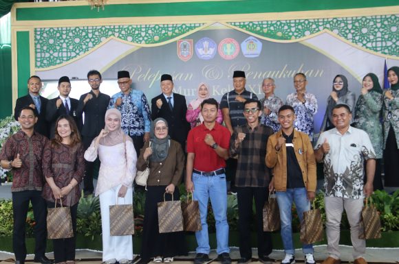 Lulus dengan Gemilang, SMK PGRI Banjarbaru Gelar Pengukuhan dan Pelepasan Angkatan XI