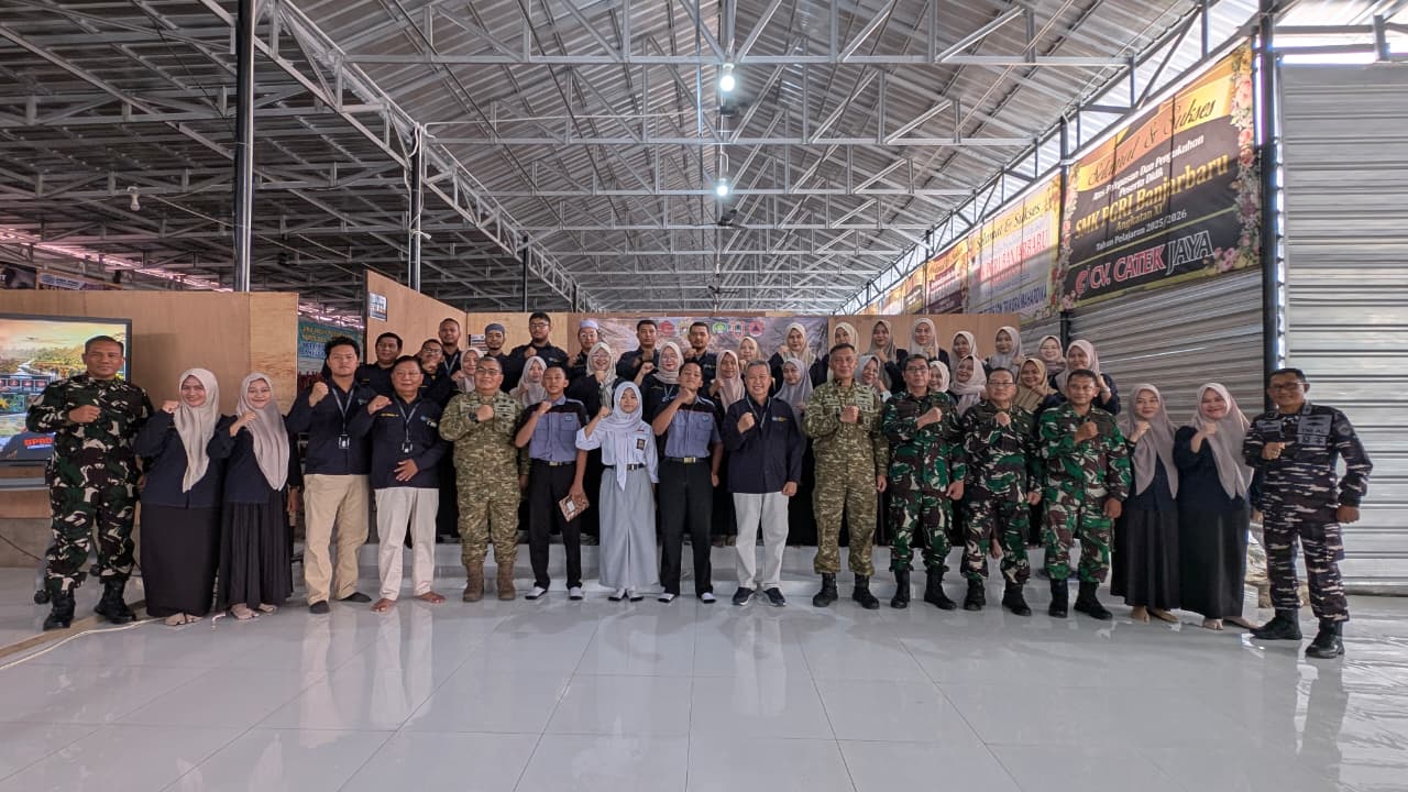 SMK PGRI Banjarbaru Terima Tim Penyuluh Karhutla dari Mabes TNI ALPENYULUHAN KARHUTLA DARI MABES TNI AL